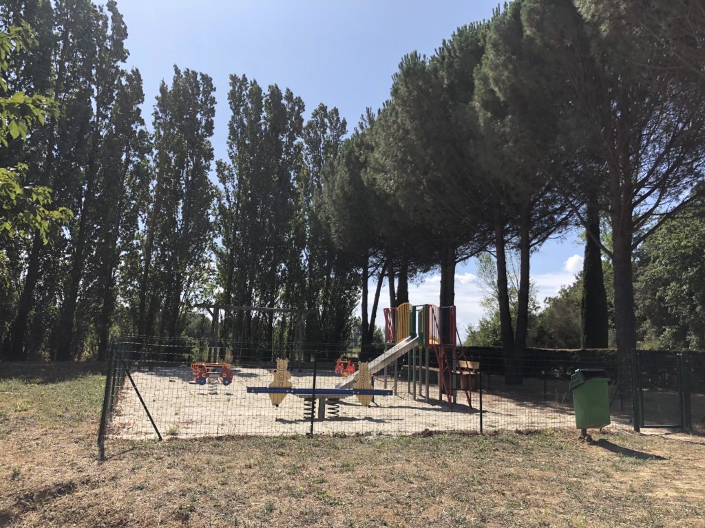 Raissac-sur-Lampy playground